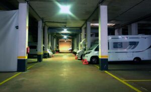 Parking indoor cubierto zona Norte Madrid. Caravanas.